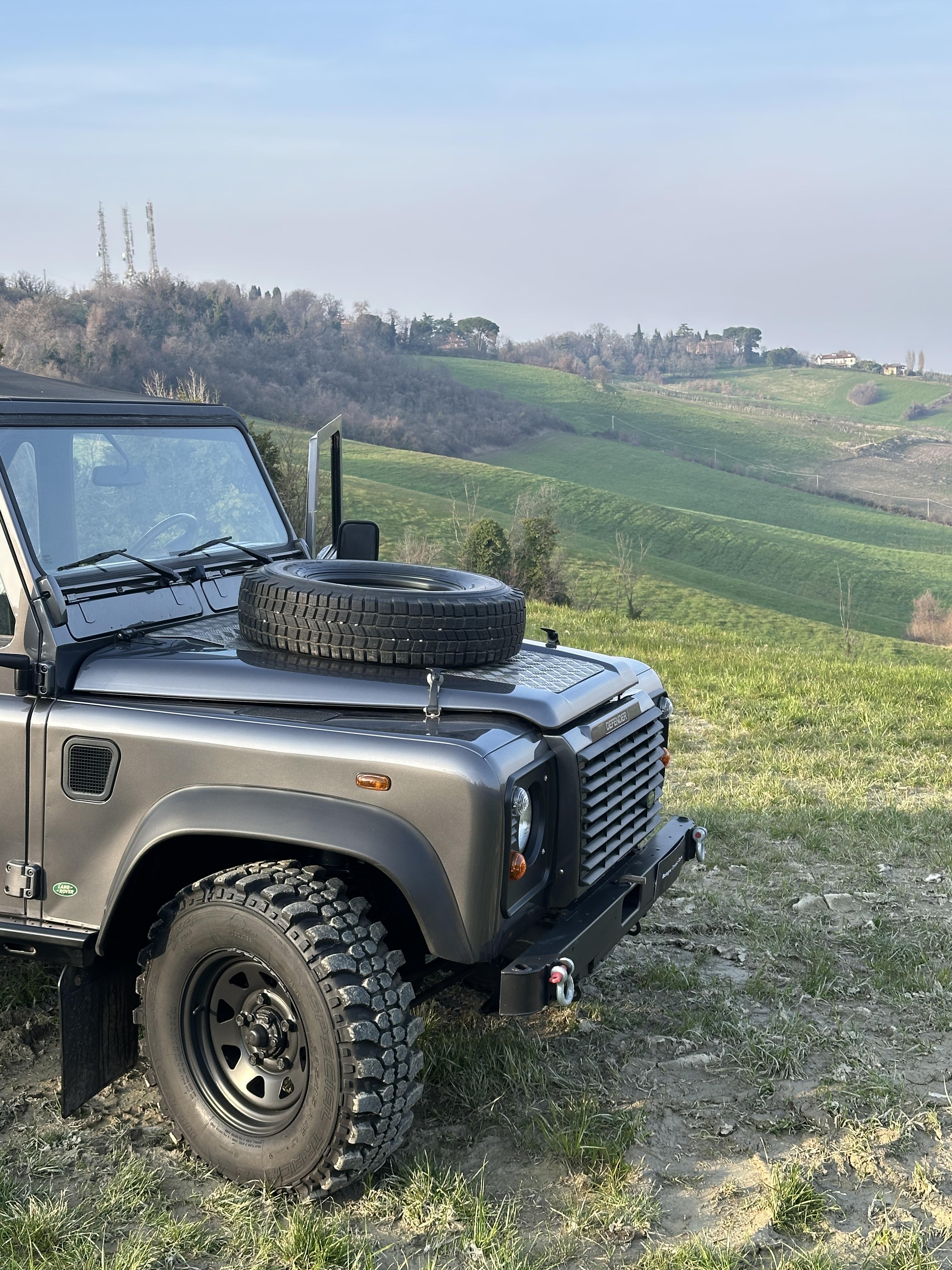 Land River Land Rover Defender Cabriolet Two 2.5 - Vista Principale